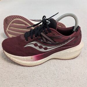 Saucony Triumph 20 Womens Size‎ 7.5 Red White Athletic Running Shoes Sneakers